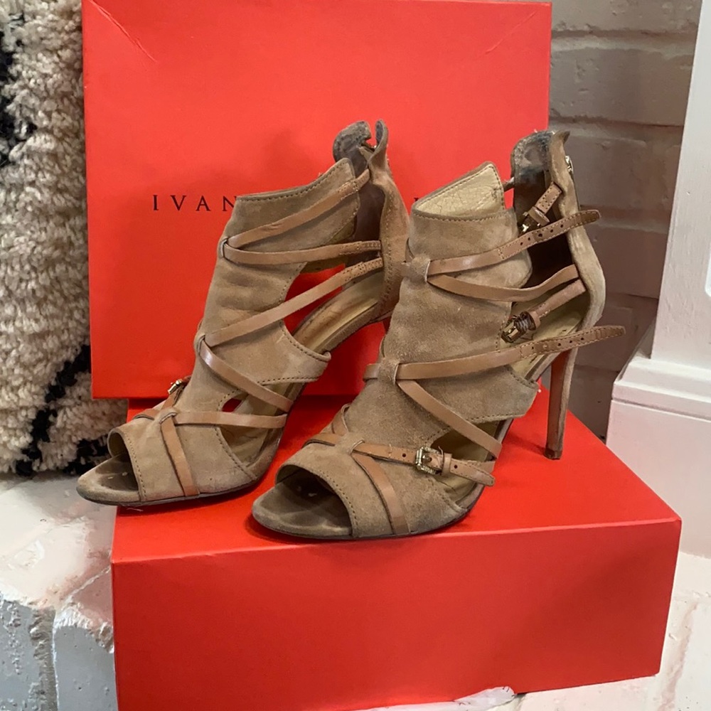 Ivanka trump heels size 8